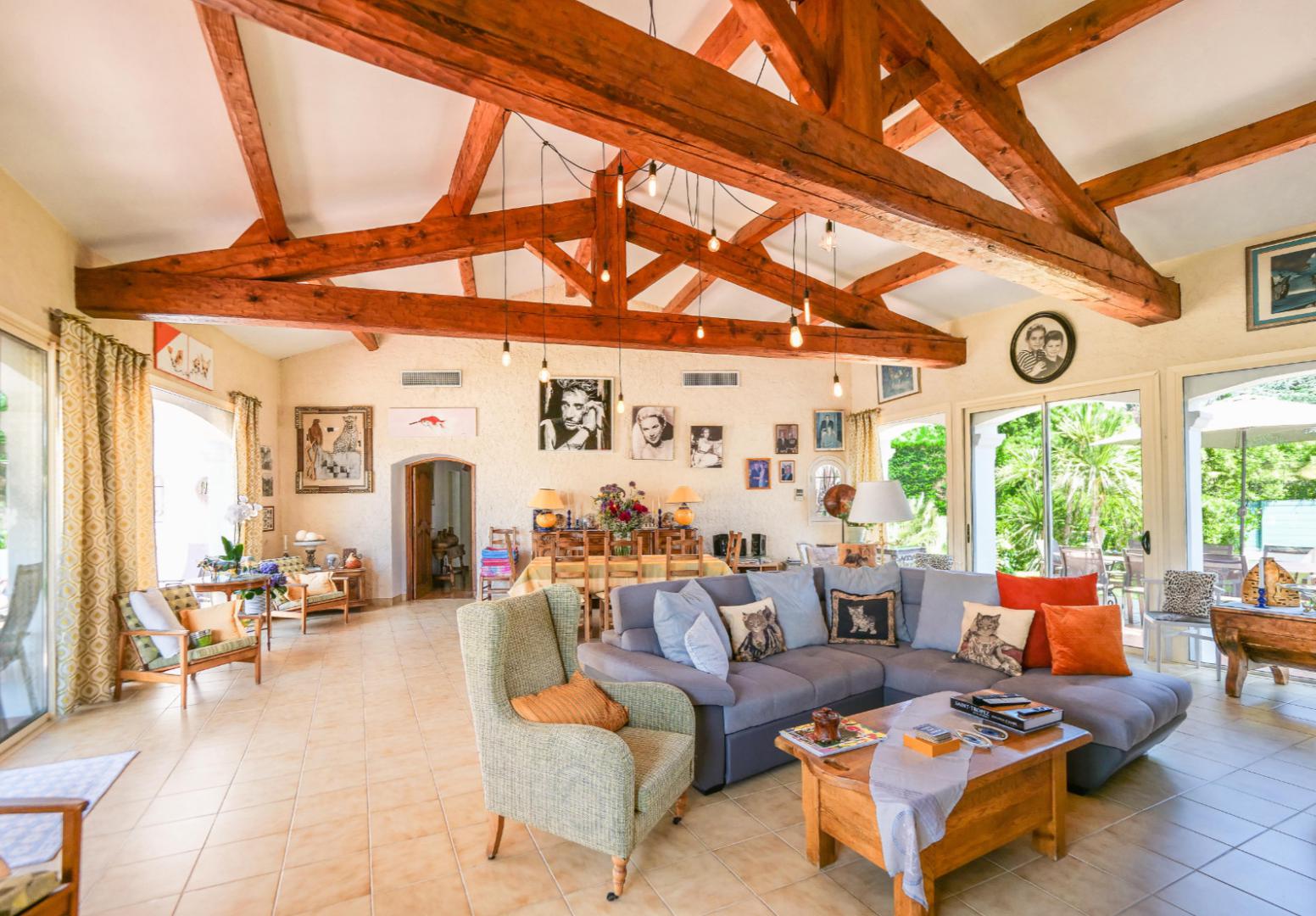LOCATION DE VACANCES ET CHAMBRES D'HOTES SAINT-TROPEZ
