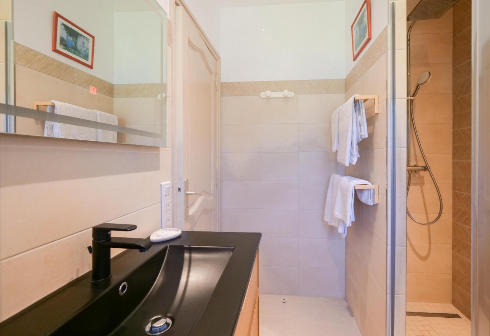 LOCATION DE VACANCES ET CHAMBRES D'HOTES SAINT-TROPEZ