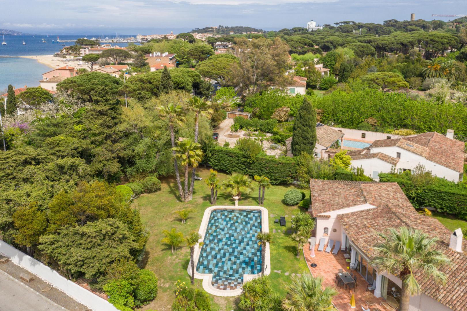 LOCATION DE VACANCES ET CHAMBRES D'HOTES SAINT-TROPEZ